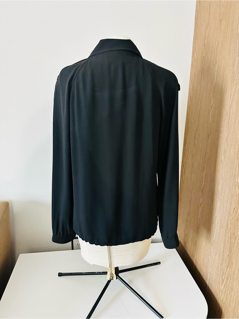 Aritzia Babaton Silk Black Jacket with Zip & Snap Front L - Picture 4 of 11